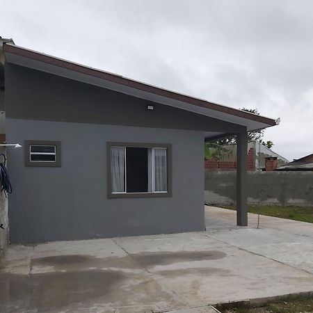 Вилла Residencia Aguiar Гуаратуба Экстерьер фото