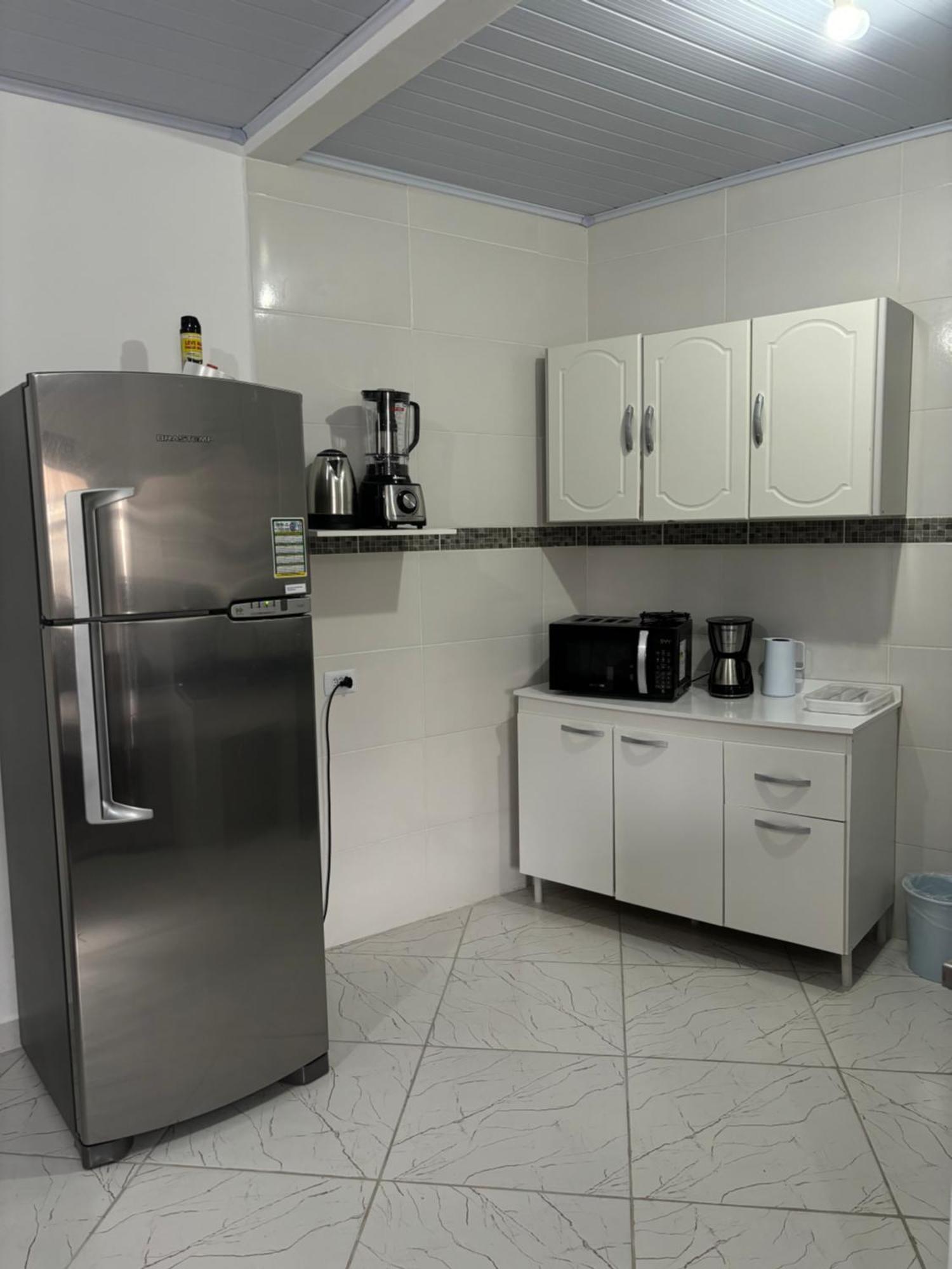 Вилла Residencia Aguiar Гуаратуба Экстерьер фото